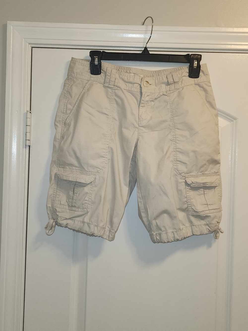 LOFT Cream Cargo Flat Front  Drawstring Shorts Sz 10